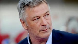Полицията конфискува телефона на Алек Болдуин