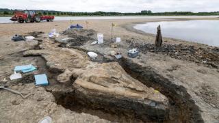 Останки от огромен "морски дракон" бяха намерени до язовир в Англия (снимки)