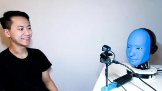 Вижте робота, който може да контролира усмивката си (видео)