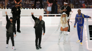 Невероятно шоу с Д-р Дре, Еминем, Снууп Дог на финала на Super Bowl (видео и снимки)