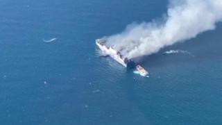 Българинът на горящия ферибот е блокиран между две огнища на пожара (видео)