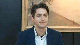 Вместо „цветя от...” културният министър ще изпраща деца на концерти