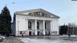 Киев: 300 души са загинали при взрива в театъра в Мариупол