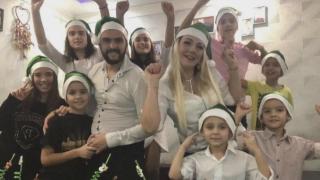 Да не чуваш и смеха, и снарядите: Глухо семейство с 8 деца от Украйна търси спасение у нас (видео)