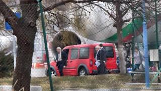 Посланикът ни в Русия се прибра с хуманитарен полет от Москва (снимки)