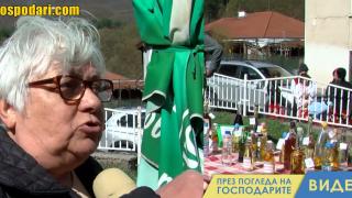 Згориградчани празнуват падането на мерките с греяна ракия и мезе на открито (видео)