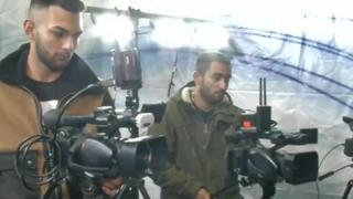 Баща и син правят ромска телевизия, за да покажат и положителен пример (видео)