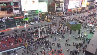Паника в Ню Йорк: Експлозии разтърсиха "Таймс скуеър" (видео)
