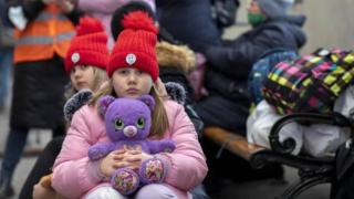 Две трети от украинските деца вече са бежанци (видео)