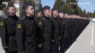 Версиите за потъването на "Москва": Какво показват снимките на горящия кораб
