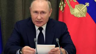 Страда ли Путин от Паркинсон: какво казват медиците