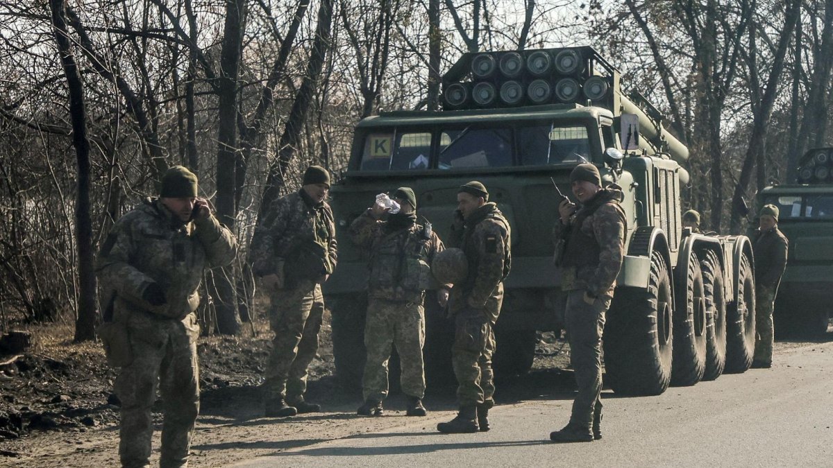Оръжие за Украйна: Кога ставаш участник във войната?