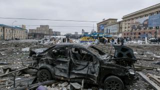Украинец и кучето му вървяха над 200 км пеша, за да се спасят от обсадата на Мариупол