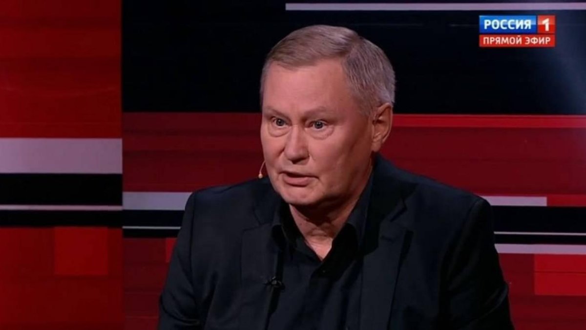 Критик на руската стратегия изведнъж започна да хвали Путин в ефир