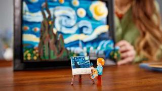 LEGO пусна в продажба триизмерна репродукция на знаменитата"Звездна нощ" на Ван Гог (снимки)