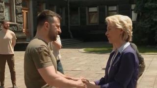 Фон дер Лайен: ЕС е изправен пред историческо решение за Украйна (видео и снимки)