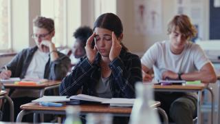 Седмокласници и родители се оплакват от некомпетентни квестори на изпита по БЕЛ