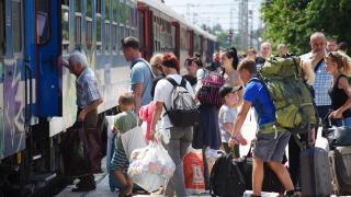 Започва изплащането на помощта за хотелиерите, приютили бежанци от Украйна (видео)