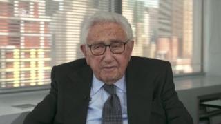 Кисинджър: Украйна да не отстъпва никакви територии при евентуални мирни преговори с Русия