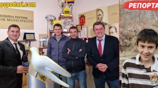 Бяла лястовица за доброволците от Перник, които откриха Сашко (РЕПОРТАЖ)
