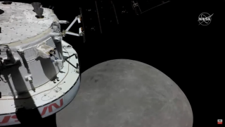 НАСА показа на живо кадри от доближаването на Orion до Луната