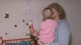 Вълна от съпричастност за изоставено българче от Украйна (видео)