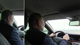Путин подкара Mercedes по Кримския мост (видео)