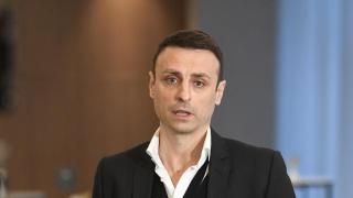 Димитър Бербатов се забавлява преди Коледа (видео)