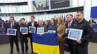 Наградата "Сахаров" на ЕП бе връчена на "храбрия украински народ" (видео)