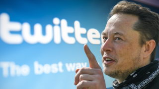 Мъск блокира акаунтите на критикуващи го журналисти в Twitter