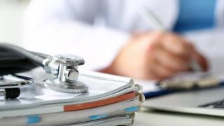 Куче зарадва малките пациенти в детската болница в София