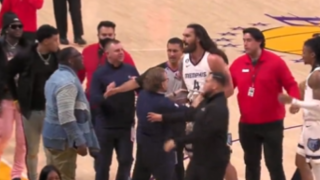 ТВ водещ нападна отбор от НБА по време на мач (видео)