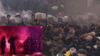 Протестиращи опитаха да нахлуят в парламента в Албания (видео)