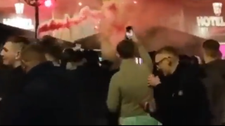 Фенове на Ман "Юнайтед" превърнаха Барселона в кочина (видео)