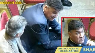 За какво си говорят Боби Михайлов и Емо Костадинов? (видео)