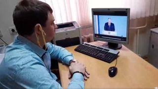Руски политик, гледал реч на Путин със спагети по ушите, отива на съд (видео)