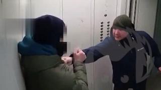 Руснак напада съсед в асансьора заради това, че кучето му лае (видео)
