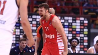 MVP Везенков изведе "Олимпиакос" до невиждано постижение (видео)