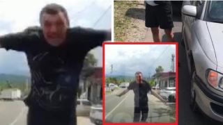 Неадекватен руснак се засилва и се мята по движещи се автомобили (видео)