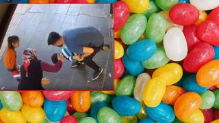 Охранителна камера засне как мъж спаси на улицата дете, задавило се с бонбон (видео)