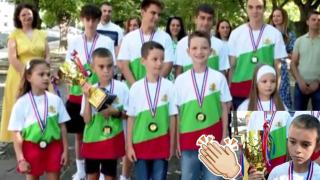 Български математици със 17 медала от световно състезание в Южна Корея (видео)
