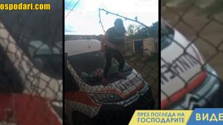 Ромка танцува кючек върху линейка (видео)