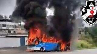Пълен с деца футболисти автобус се запали в Бразилия (видео)