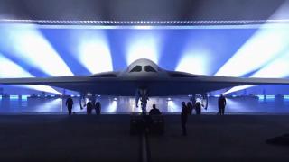 Стотици наблюдаваха първия полет на новия стелт бомбардировач на САЩ (видео)