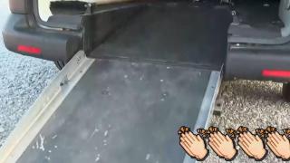 Семейство на дете с увреждане най-накрая получи инвалидно място (видео)