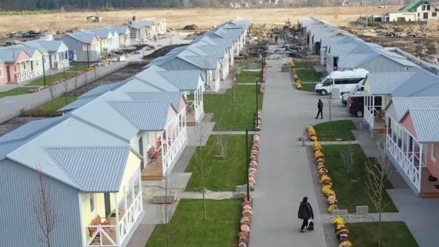 "Чудно селище“ приютява избягали от руските ракети украинци (видео)