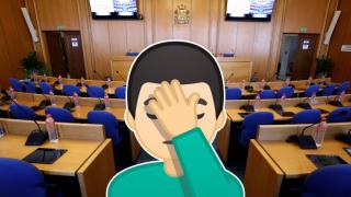 Столичният общински съвет заседава цели... 15 минути (видео)