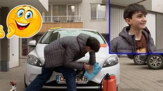Ученик от София се грижи за автомобилите на своите съседи (видео)