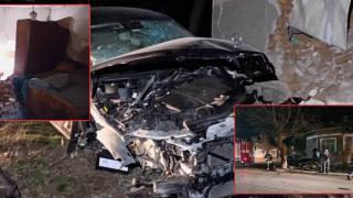 Автомобил влетя в къща в Исперих и събори част от стена (видео)