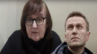 Тялото на Навални е предадено на майка му
